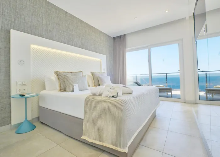 Hotel Estimar Suitopia