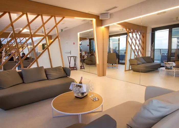 Estimar Suitopia Hotel