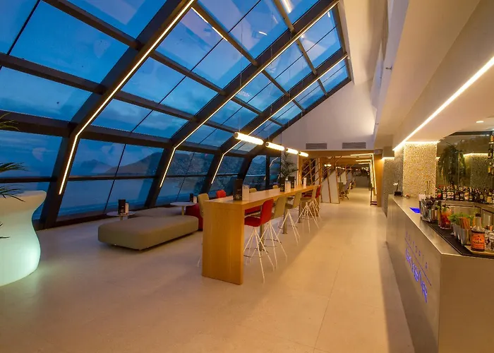 Estimar Suitopia Hotel 4*