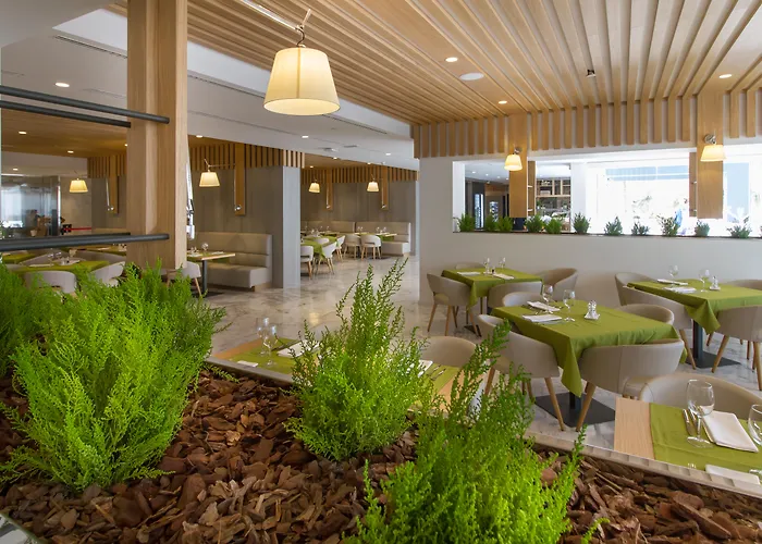 Estimar Suitopia Hotell