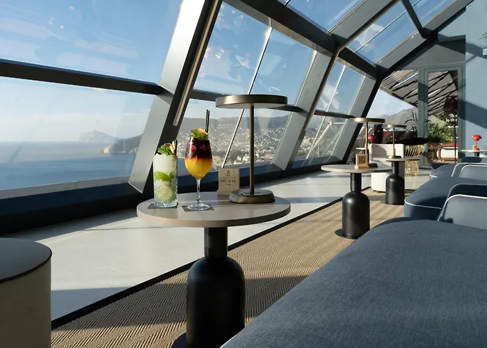 Estimar Suitopia Hotell