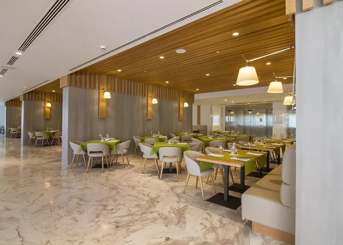 Estimar Suitopia Hotell